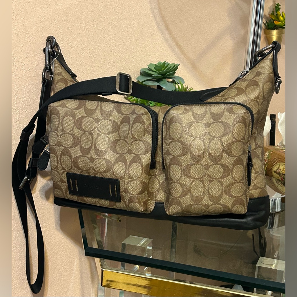 ***Like New***Coach Leather Ranger Pocket Messenger Crossbody Shoulder Bag